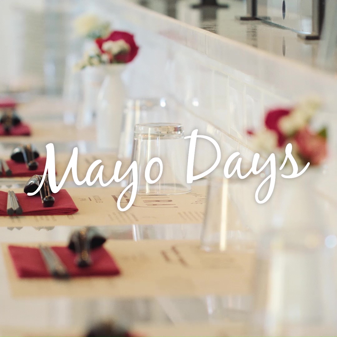 Akira Yoshida nos presenta sus recetas familiares añadiendo salsa kewpie a los sabores de la casa en la que creció en Japón.
Tras varios años como jugador de fútbol profesional en Italia, se pasó al fútbol sala convirtiéndose en miembro del equipo nacional de su país. Actualmente ha ampliado sus actividades y triunfa en Roma como gestor de restaurantes y poniendo en marcha nuevas marcas en el sector de la moda.
