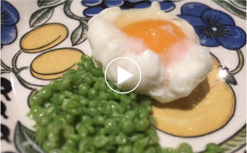 Getaria, Paesi Baschi. Quello che prende la fama in questo villaggio di pescatori è il pesce.
Abbiamo incontrato alcuni coraggiosi.
Un contadino che coltiva i piselli che vengono  considerati come caviale dell'orto e un cuoco che cerca di mettere le verdure in primo piano.
Possiamo vedere qui le loro storie e le sfide.