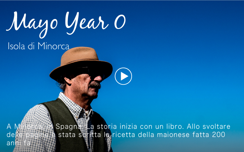 A Minorca, in Spagna.
La storia inizia con un libro.
Svoltando le pagine si trova scritta la ricetta della maionese fatta 200 anni fa.
